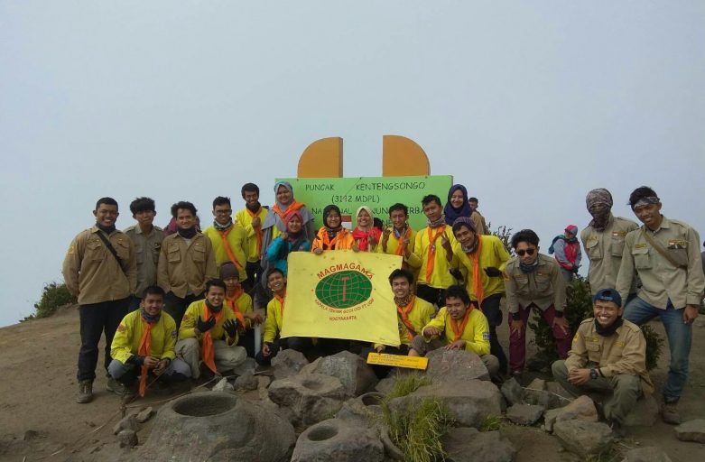 Catatan Perjalanan Pendakian Gunung Merbabu, Jawa Tengah via Kopeng (Cunthel dan Tekhelan)